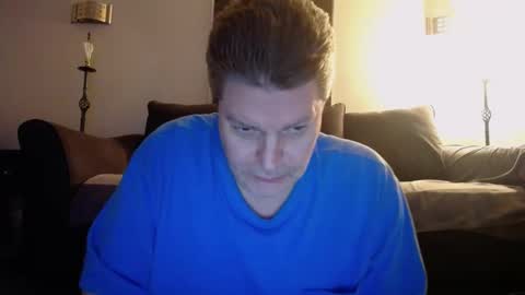 Snapshot of 989guy chatting on February 2, 11:00 pm 989guy online show from February 2, 11:00 pm