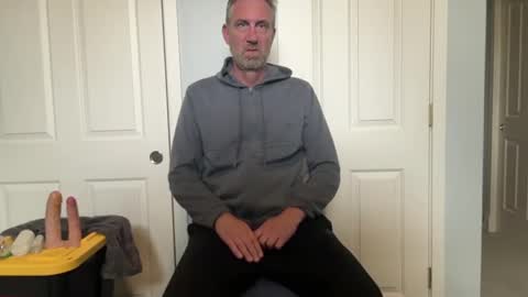 DildoRidingDilf online show from July 25, 9:12 pm
