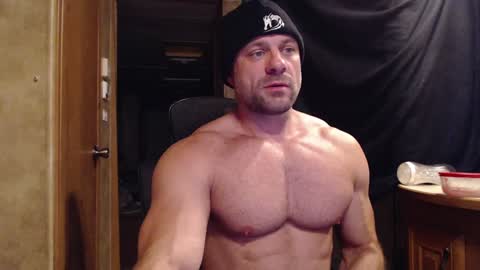 Snapshot of 9fat_inches chatting on December 18, 5:26 am 9 fat inches online show from December 18, 5:26 am