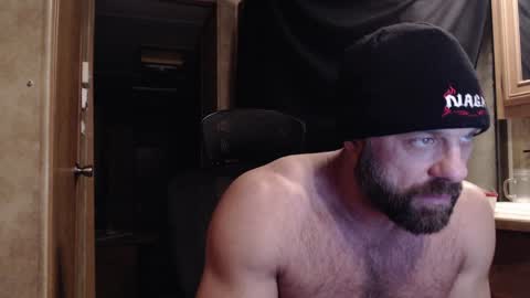 Snapshot of 9fat_inches chatting on January 31, 12:28 am 9 fat inches online show from January 31, 12:28 am