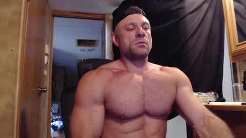 Snapshot of 9fat_inches chatting on September 15, 2:50 pm 9 fat inches online show from September 15, 2:50 pm