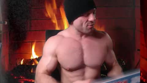 Snapshot of 9fat_inches chatting on March 16, 2:39 am 9 fat inches online show from March 16, 2:39 am