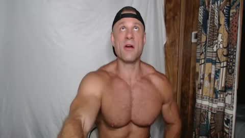Snapshot of 9fat_inches chatting on July 2, 3:56 am 9 fat inches online show from July 2, 3:56 am