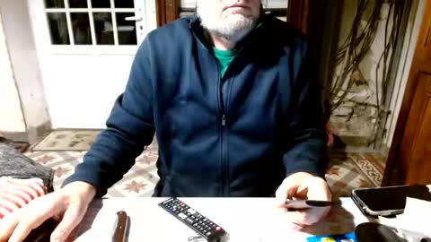 Snapshot of _123_voyeur_ chatting on November 30, 8:13 pm _123_voyeur_ online show from November 30, 8:13 pm