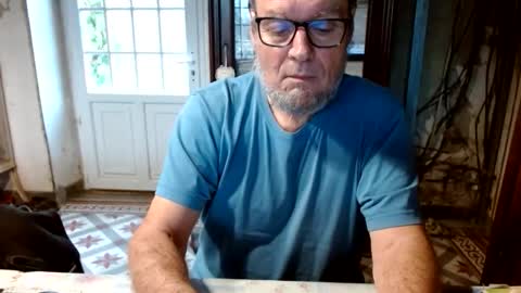 Snapshot of _123_voyeur_ chatting on January 7, 10:40 am _123_voyeur_ online show from January 7, 10:40 am