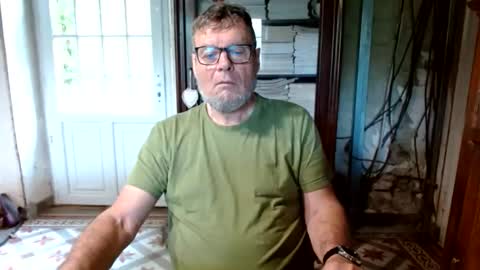 _123_voyeur_ online show from April 12, 10:09 am