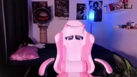 abigaill online show from June 28, 5:35 am