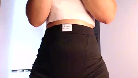 _abrill_20 online show from June 30, 4:08 pm