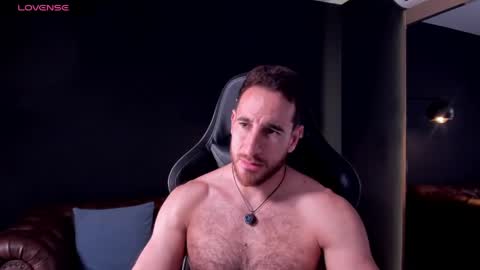 Snapshot of _adamcoper_ chatting on April 18, 4:55 pm _adamcoper_ online show from April 18, 4:55 pm