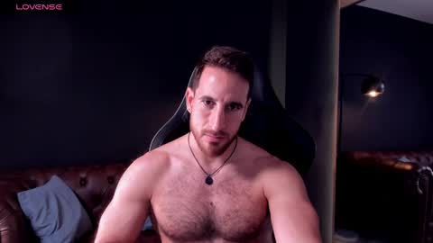 Snapshot of _adamcoper_ chatting on April 20, 3:59 pm _adamcoper_ online show from April 20, 3:59 pm