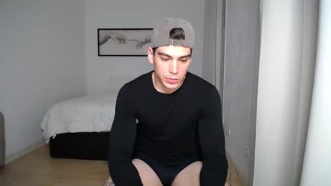 Snapshot of _aesthetic chatting on May 4, 6:37 pm _aesthetic online show from May 4, 6:37 pm