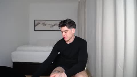 Snapshot of _aesthetic chatting on May 15, 2:13 pm _aesthetic online show from May 15, 2:13 pm