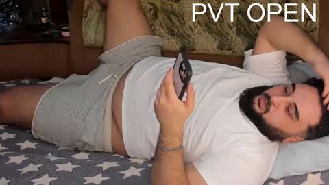 Snapshot of _alan_bear_ chatting on February 22, 1:57 pm Alan online show from February 22, 1:57 pm