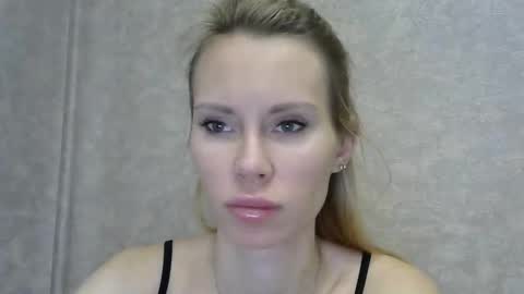 _alex1819 online show from December 22, 7:27 am