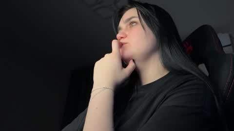 Snapshot of _alicebliss chatting on February 24, 7:23 pm Alice online show from February 24, 7:23 pm