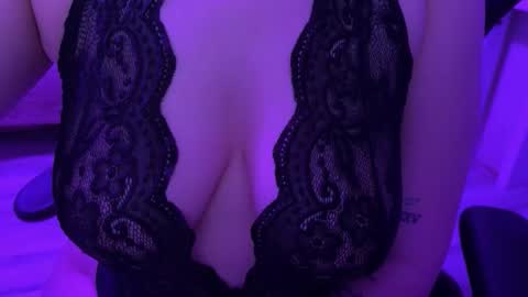 Snapshot of _alicebliss chatting on March 26, 7:41 pm Alice online show from March 26, 7:41 pm