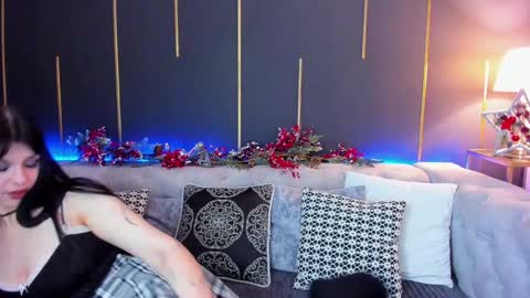 Snapshot of _allisson__ chatting on January 8, 4:34 am Alison online show from January 8, 4:34 am