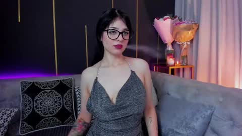 Snapshot of _allisson__ chatting on February 1, 1:44 am Alison online show from February 1, 1:44 am
