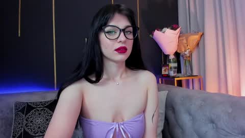 Snapshot of _allisson__ chatting on February 5, 1:26 am Alison online show from February 5, 1:26 am