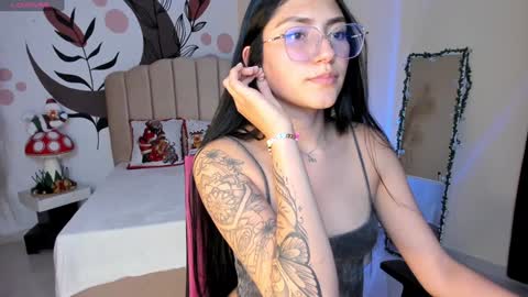 Snapshot of _allondra_ chatting on December 3, 5:42 am Allondra online show from December 3, 5:42 am