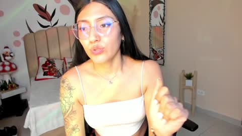 Snapshot of _allondra_ chatting on December 14, 5:40 am Allondra online show from December 14, 5:40 am