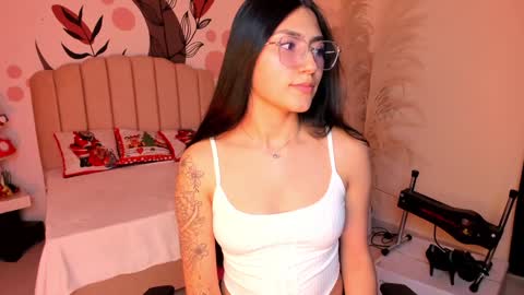 Snapshot of _allondra_ chatting on December 24, 2:43 am Allondra online show from December 24, 2:43 am