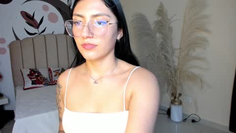 Snapshot of _allondra_ chatting on January 5, 1:24 am Allondra online show from January 5, 1:24 am