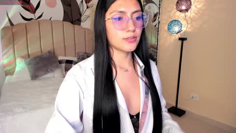 Snapshot of _allondra_ chatting on January 22, 4:34 am Allondra online show from January 22, 4:34 am