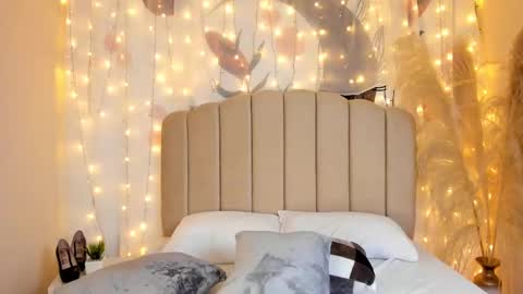 Snapshot of _allondra_ chatting on March 8, 2:45 am Allondra online show from March 8, 2:45 am