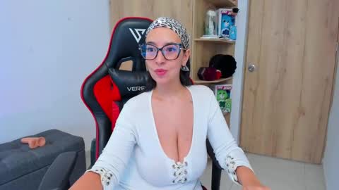 AMANDA online show from September 23, 6:00 pm