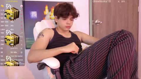 Snapshot of _an_drew18 chatting on May 31, 4:03 pm _an_drew18 online show from May 31, 4:03 pm