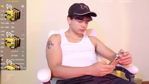 Snapshot of _an_drew18 chatting on August 1, 12:59 pm _an_drew18 online show from August 1, 12:59 pm