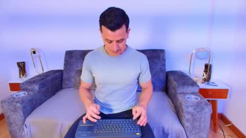 _andrewfalcon2 online show from September 28, 1:05 pm