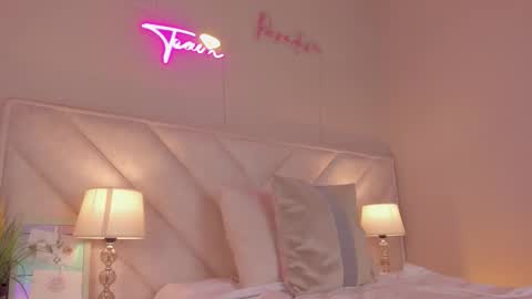 Snapshot of _angela_x chatting on February 13, 11:56 pm ngela online show from February 13, 11:56 pm