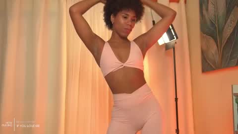 Snapshot of _angeleyes chatting on September 16, 10:44 pm Angie -  online show from September 16, 10:44 pm