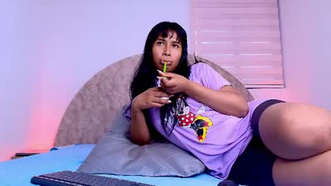 Snapshot of _aniisha_ chatting on June 17, 7:15 pm Any online show from June 17, 7:15 pm