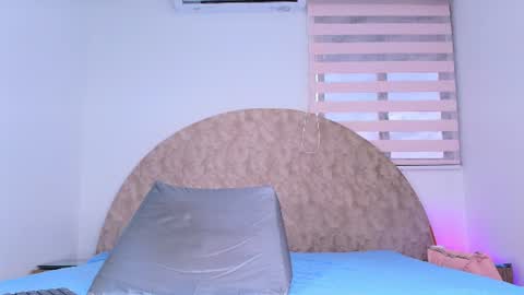 Snapshot of _aniisha_ chatting on July 3, 7:31 pm Any online show from July 3, 7:31 pm