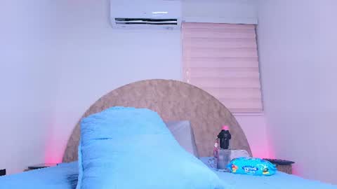 Snapshot of _aniisha_ chatting on July 22, 7:16 pm Any online show from July 22, 7:16 pm
