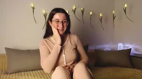 Anna online show from February 4, 7:11 pm