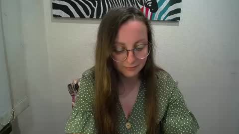 Snapshot of _annabelle_lee chatting on June 29, 10:15 am Anna online show from June 29, 10:15 am
