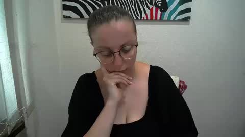 Snapshot of _annabelle_lee chatting on July 7, 7:23 am Anna online show from July 7, 7:23 am