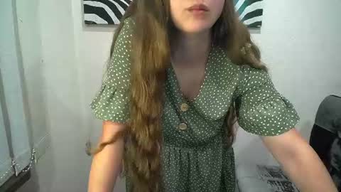 Snapshot of _annabelle_lee chatting on August 2, 6:12 am Anna online show from August 2, 6:12 am
