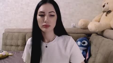 Anna online show from April 19, 9:17 pm