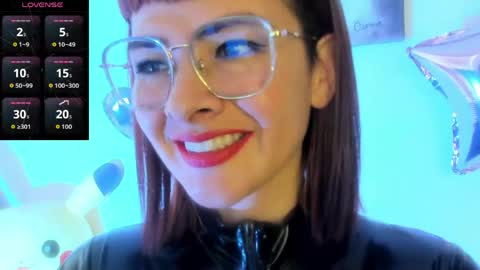 Snapshot of _antomouth_paradise chatting on May 15, 8:16 pm antonia online show from May 15, 8:16 pm