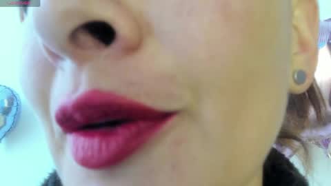 Snapshot of _antomouth_paradise chatting on May 21, 1:18 pm antonia online show from May 21, 1:18 pm
