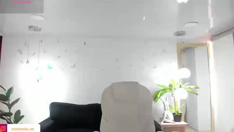 antonnela online show from February 25, 1:43 pm