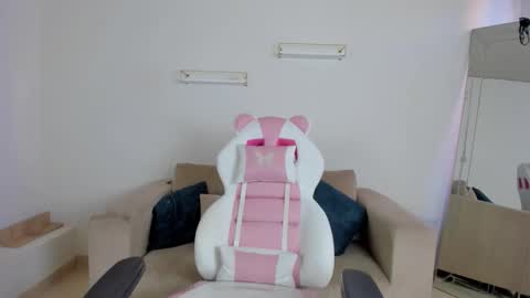    online show from November 27, 12:07 pm