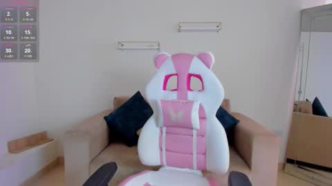    online show from March 20, 12:32 pm