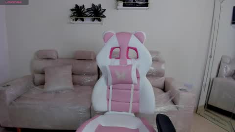 Snapshot of _april_smith_ chatting on April 23, 12:26 pm online show from April 23, 12:26 pm