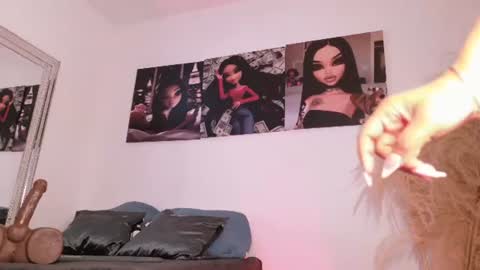Snapshot of _ariana_lopez_ chatting on July 23, 2:26 pm Ariana online show from July 23, 2:26 pm